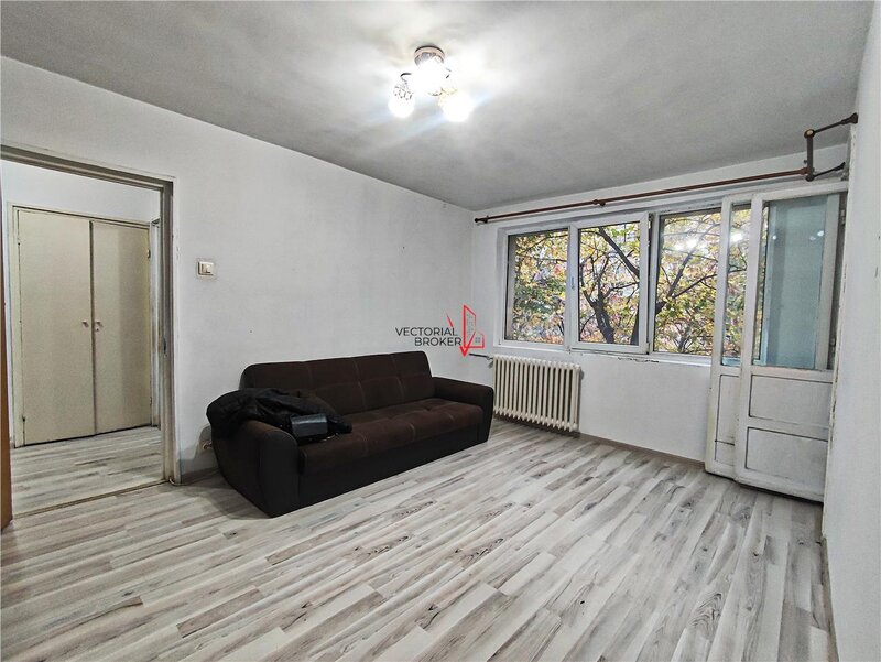 Colentina Apartament et.2/10 in bloc stradal, zona verde