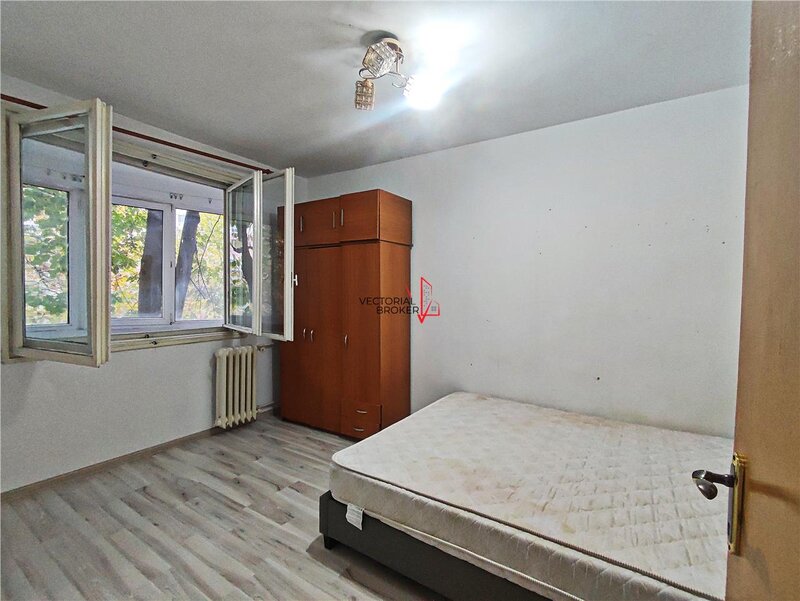 Colentina Apartament et.2/10 in bloc stradal, zona verde