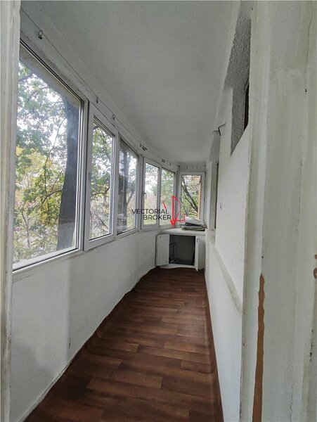 Colentina Apartament et.2/10 in bloc stradal, zona verde