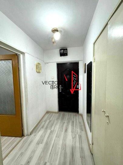 Colentina Apartament et.2/10 in bloc stradal, zona verde