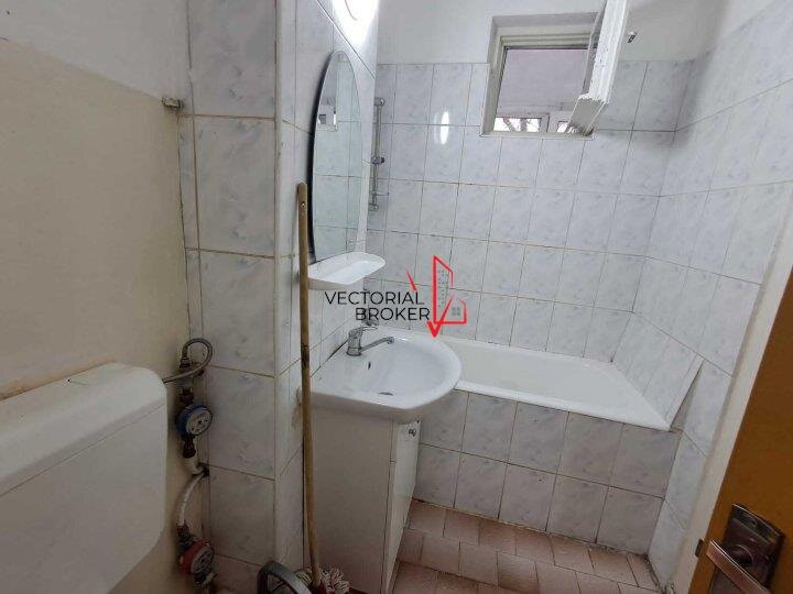 Colentina Apartament et.2/10 in bloc stradal, zona verde